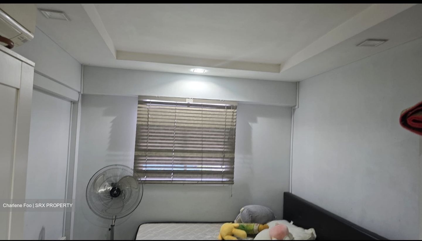 Blk 166 Woodlands Street 13 (Woodlands), HDB 3 Rooms #570144701